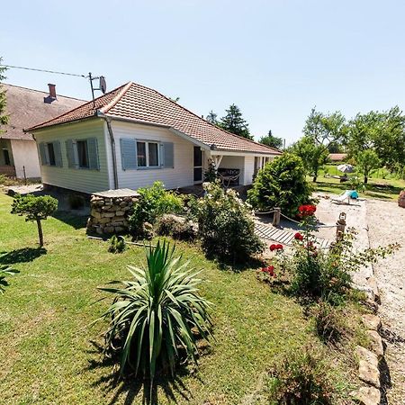 Berrybay Holidayhome Balatonkeresztúr 외부 사진