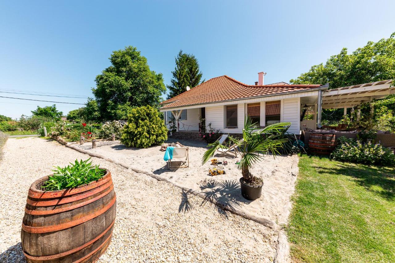 Berrybay Holidayhome Balatonkeresztúr 외부 사진