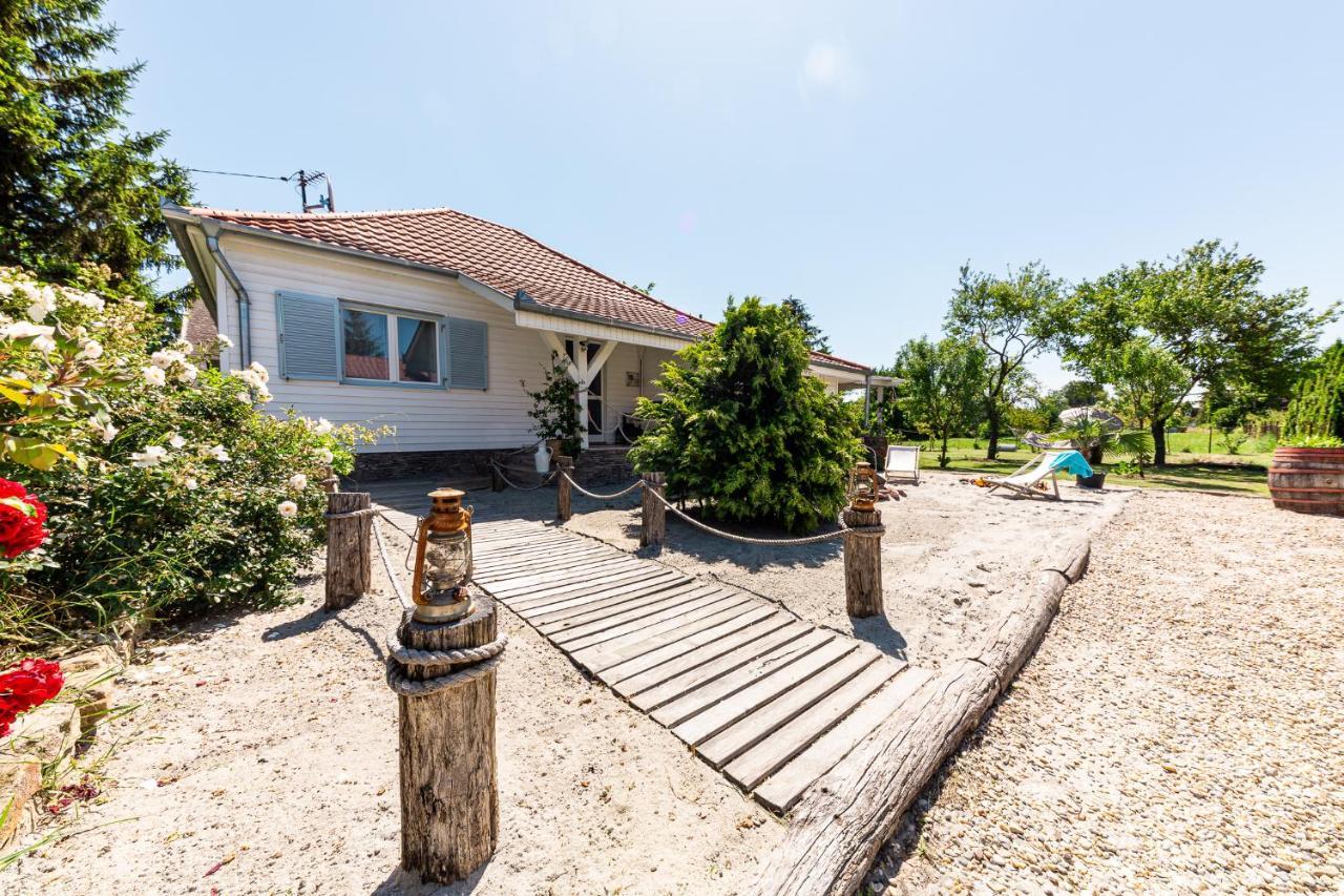 Berrybay Holidayhome Balatonkeresztúr 외부 사진